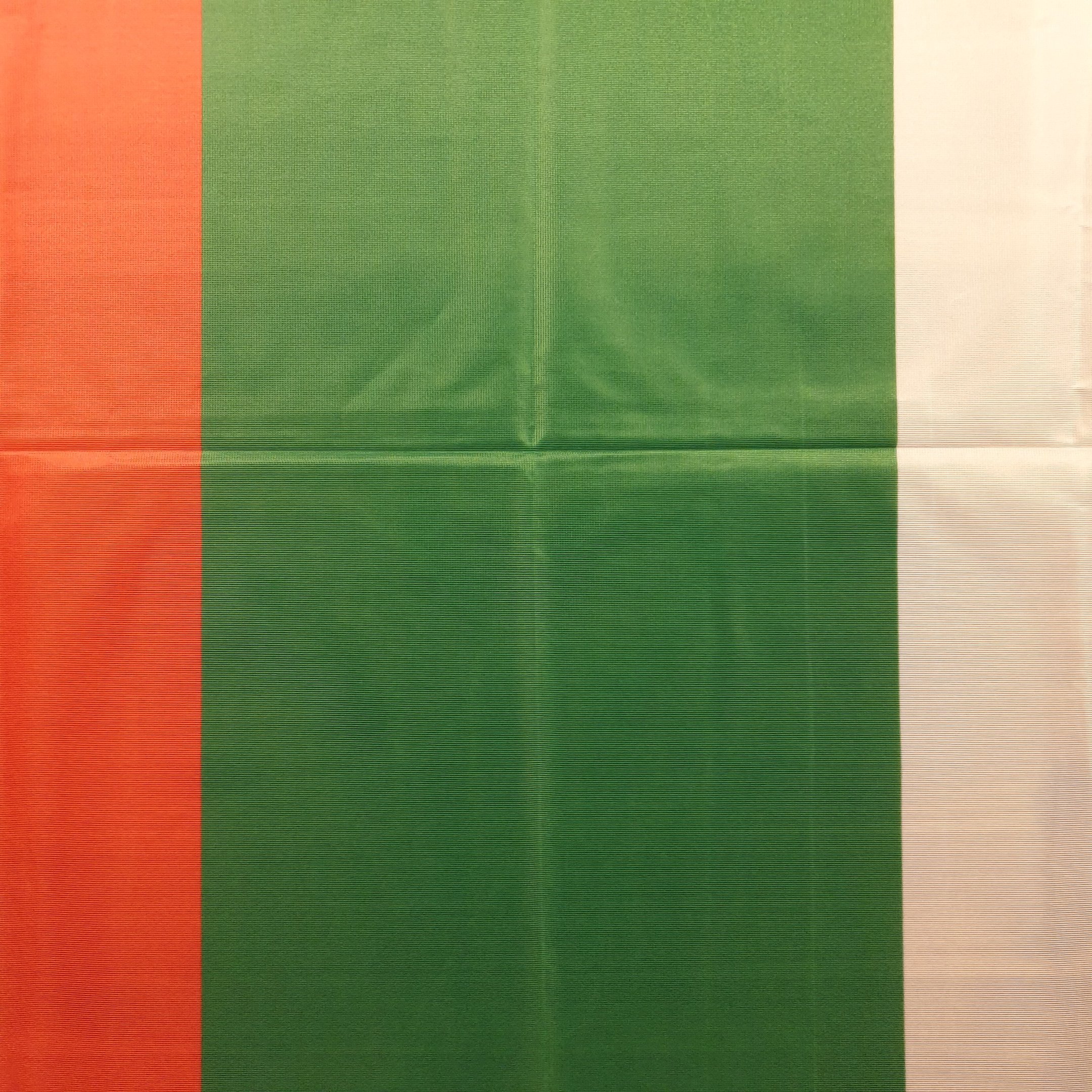 BULGARIA DELUXE SATIN TABLE FLAG 9"X6" CHROME POLE & BASE Stands 15" BULGARIAN 